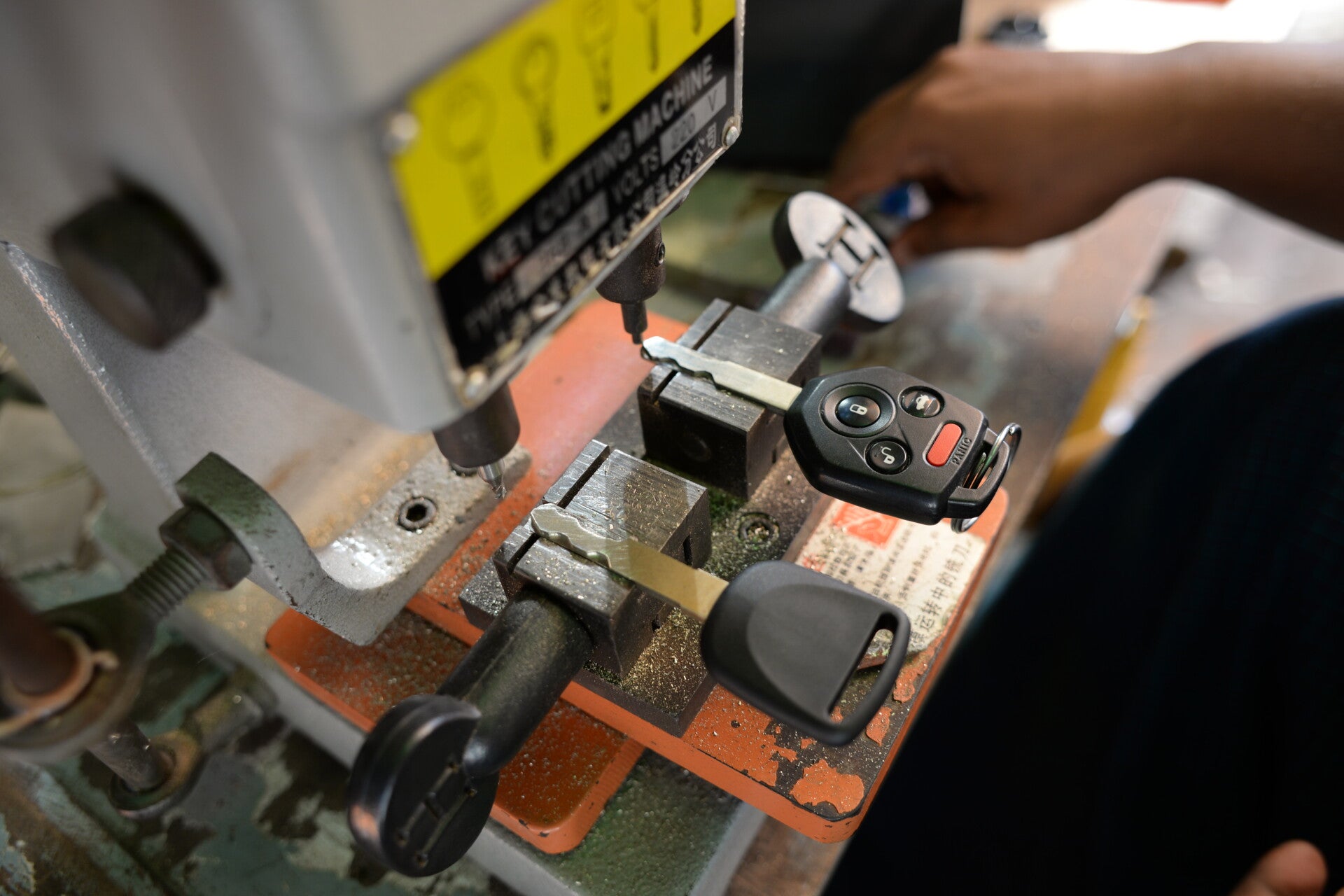 Sleutelmachine in de servicebus